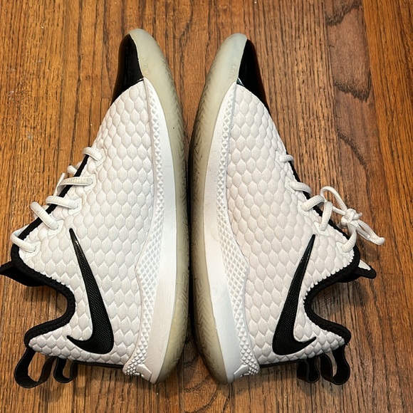 Nike lebron shoes - Picture 7 of 8